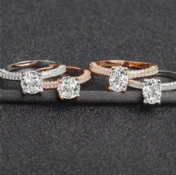 Jewelry - NEW 925 Silver Round Diamond Engagement Ring